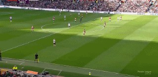 ⚽英超半场：德里赫特血流不止引发争议 平诺克补时破门 曼联0-1布伦特福德