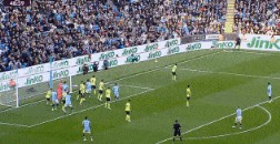 曼城1-0南安普顿！携5连胜暂登顶英超 哈兰德高难度卧射+9轮11球